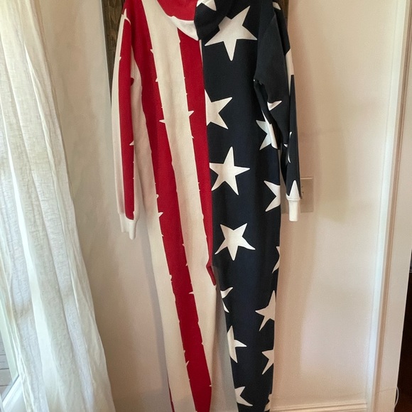 Adult Onsie in American Flag Print - Unisex - Picture 9 of 12